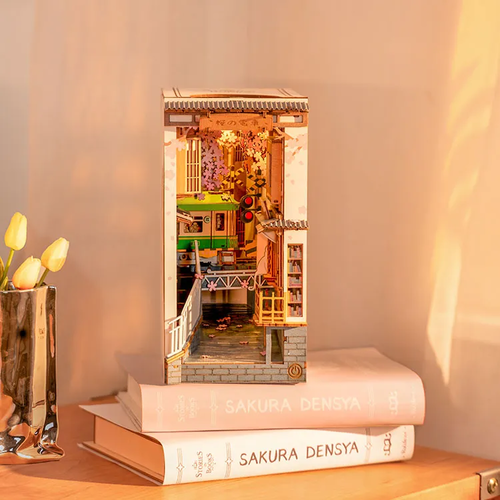 Rolife Book Nook 3D Sakura Densya 340pzs